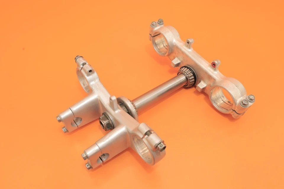 2006 02-14 YZ85 YZ 85 OEM Juego de abrazaderas de árbol triple vástago de dirección horquilla soporte corona Foto 3 de 4