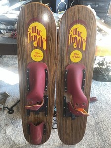 Lake Region “The Hustler” Tricks 40 Pair Of Wood Waterskis LOOK! Great Shape!!