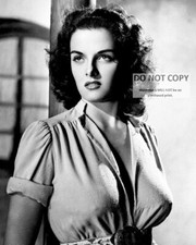 JANE RUSSELL IN "THE OUTLAW" - 8X10 PUBLICITY PHOTO (DA-397)