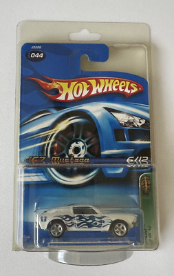 Hot Wheels Treasure Hunt '67 Mustang #6/12 2006 White Blue Flame with Case
