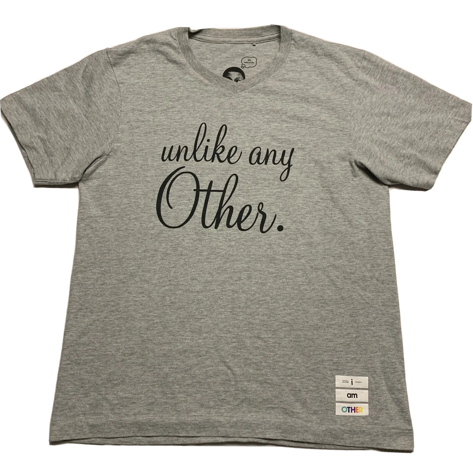 ALTRA T shirt scollo a V Uniqlo x Pharrell "Unlike Any Other" grigio erica taglia: XS