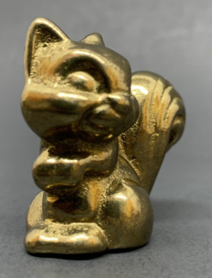VTG 1.5'' x 1.75'' Heavy Solid Brass Cute Happy Squirrel  117.27G Metal Animal