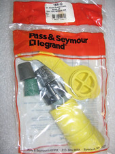 Pass Seymour 15w-33 Rubber Watertight Straight Blade Connector 20a 125v 5-20r