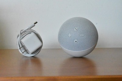 Amazon Echo Dot 5th Gen. Smart Speaker - Glacier White