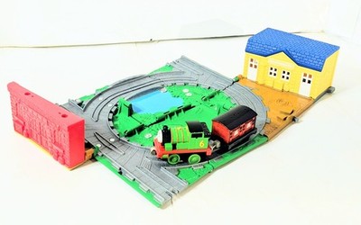 2009 Fisher Price Thomas The Train Percy's Mail Delivery with Percy Pull N Zoom 