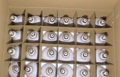 Maxlite LED PAR Flood Light 8W Bulb 60W 2700K Energy Star Dimmable 24 pack