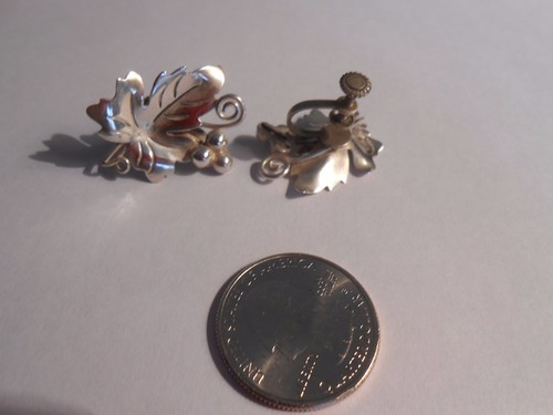 STERLING SILVER GRAPE/LEAVES--SCREW BACK EARRINGS---1" X 3/4" - Picture 3 of 3