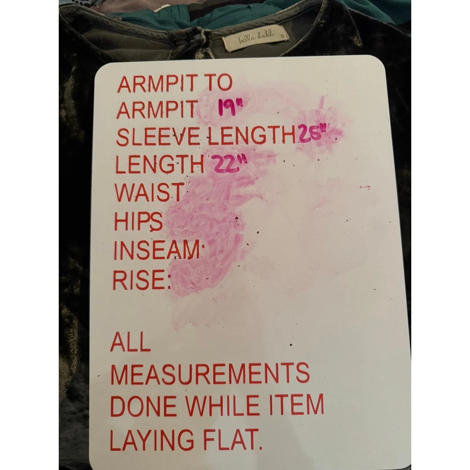 Camisa de terciopelo aplastado Bella Dahl para mujer talla S gris seda botón trasero caprichoso Foto 4 de 4