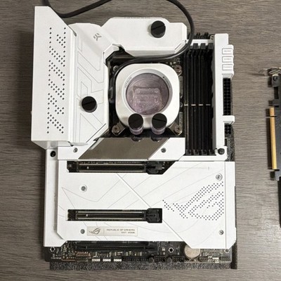 ASUS ROG Strix Formula Z690 + Intel 13900K 