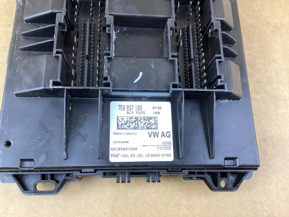 Módulo de control de carrocería Volkswagen Jetta BCM 2011-2018 7E0937189 OEM Foto 3 de 4