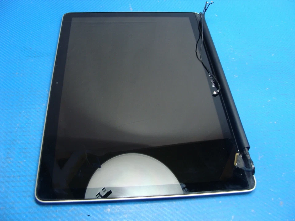 MacBook Pro A1286 15" Early 2010 MC371LL/A Glossy LCD Screen Assembly 661-5483 - Image 2 of 4