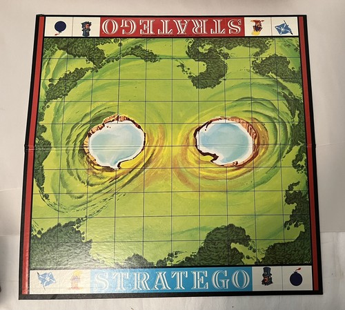 Vintage 1977 Milton Bradley Stratego Board Game #4916 - 100% Complete! - Picture 6 of 9
