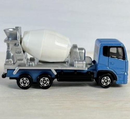 Takara Tomy Tomica No.053 Nissan Diesel Quon Mixer Truck - Picture 9 of 12