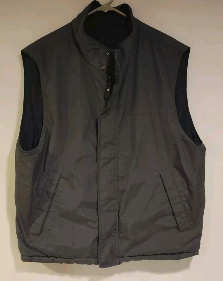 Trader Bay Men's reversible Puffer style Vest in Navy Blue & Gray Size Large - Image 2 of 4