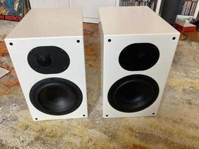 2 x Hi-Fi Stereolautsprecher Nubert nu Line 34, mit Wandhalterung, TOP Zustand