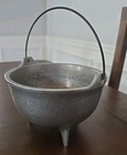 Vintage RWP Columbia PA Wilton Armetale Medium Cauldron 3 Leg Bowl with handle — photo 2