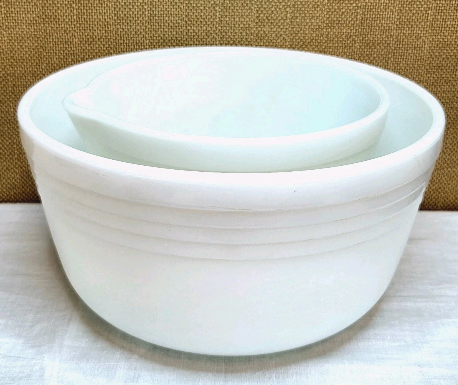 Pyrex Hamilton Beach Milk Glass Mixing Bowls Set Of 2 Vintage White Mixer USA