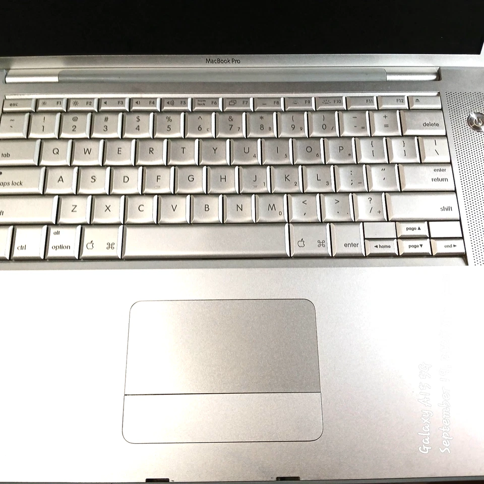 Vintage 15" Macbook Pro 2006 For Parts or Repair - Image 2 of 4