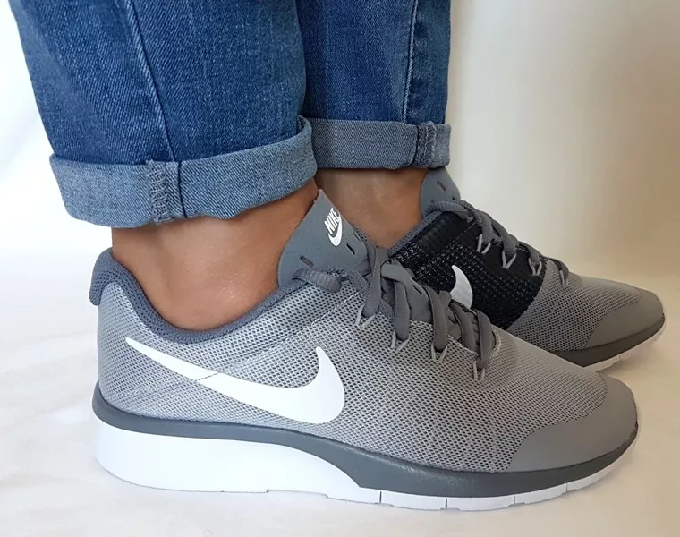 Nike tanjun mujer gris hot sale