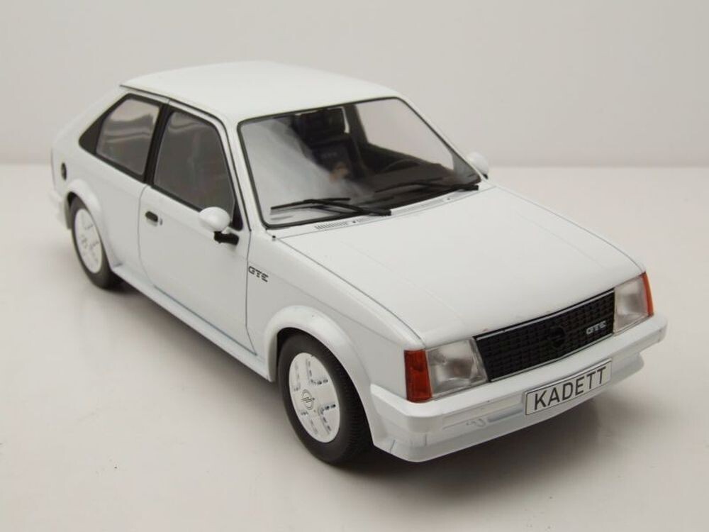 D*1様 【中古】MINICHAMPS 1/18 OPEL KADETT C C D*1様 【中古】MINICHAMPS 1/18 OPEL KADETT C C D*1様 【中古