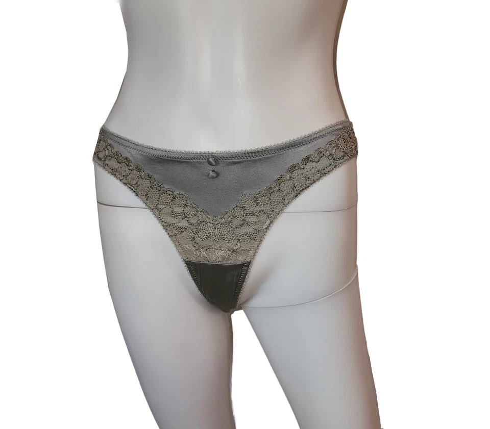 Tanga de satén de encaje vintage Elle MacPherson Foto 2 de 4