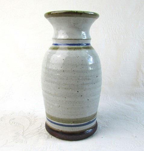 Studio Art Pottery Stoneware Vase Irises Decoration 7 inches Earthy Colors Glaze - Picture 3 of 5