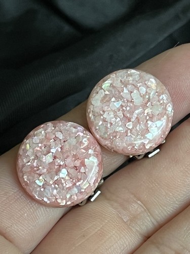 Vintage Pink Confetti Lucite Round Clip Earrings  3/4" Confetti 60' Jewelry - Picture 2 of 9