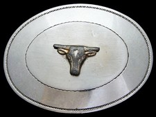 JK07133 VINTAGE 1970s WESTERN STYLE  STEER HEAD  OVAL SILVERTONE BELT BUCKLE
