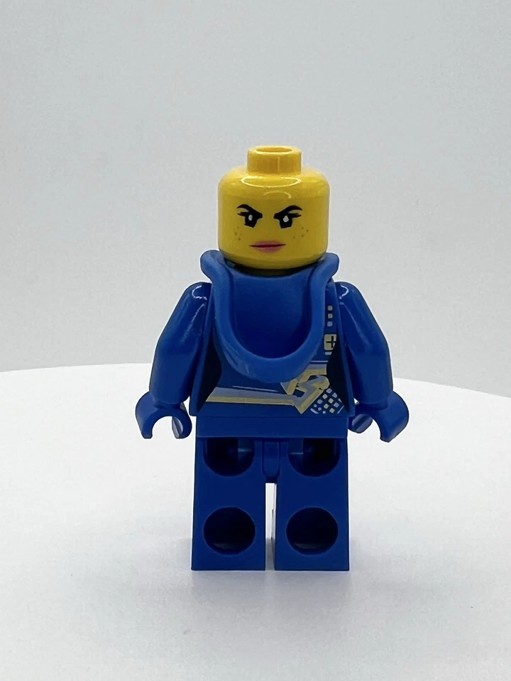 LEGO Wyldstyle Minifigure The LEGO Movie 70816 w/ Hood – Retired Authentic - Image 3 of 4