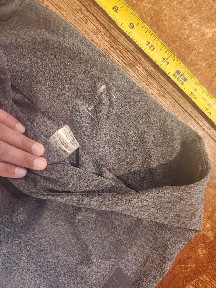 Pantalones cortos de yoga Mondetta gris de lujo de rendimiento talla L para damas #S114 Foto 2 de 3