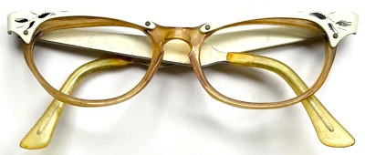VINTAGE 1950's CATS EYE WHITE & AMBER EYEGLASS FRAME SILVER & BLACK ACCENT INLAY - Image 1 of 4