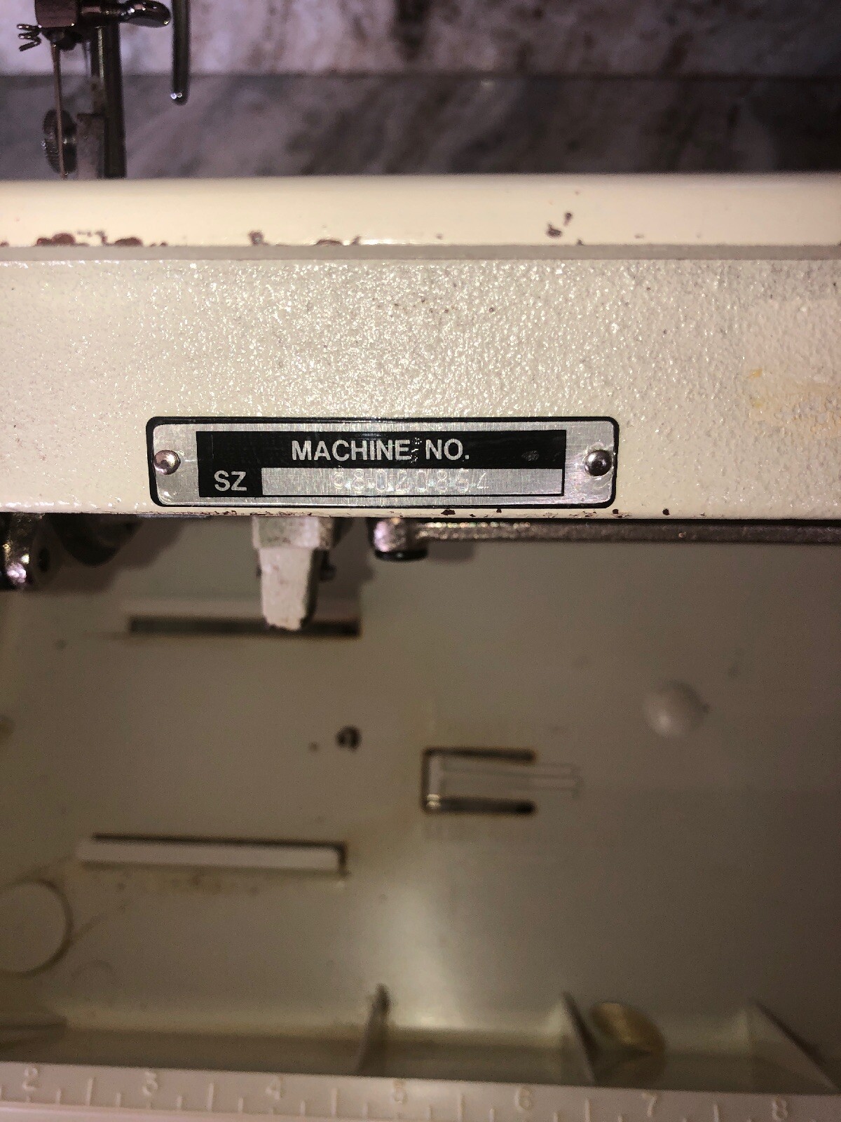 WHITE Deluxe Zig Zag SEWING MACHINEVery Clean & Fully Serviced!!! UFM