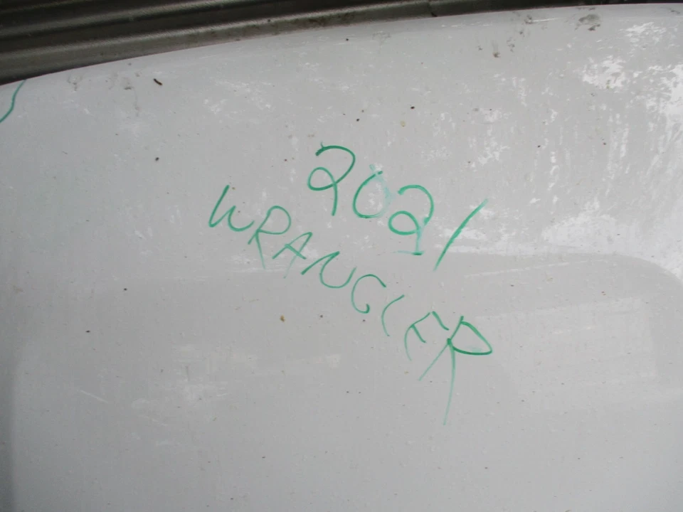 2018 2019 2020 2021 2022 2023 JEEP WRANGLER HOOD PANEL OEM - Image 2 of 4