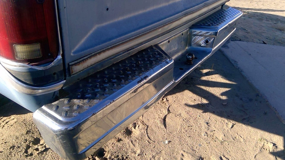 Parachoques trasero cromado Chevy C10 1973-1987 con soportes OEM Foto 4 de 4