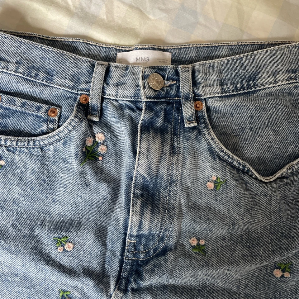 Ladies Size Xs Denim Mini Skirt From Mango with Flower Design and Pockets VGC - Image 2 of 4