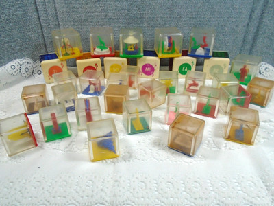 VTG. LOT OF 34 MUSICAL AND BRAIN TEASER BLOCKS