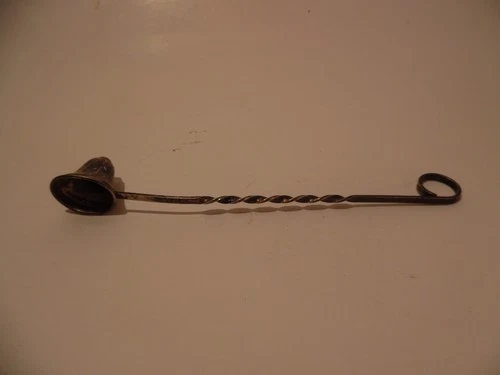 REED & BARTON STERLING SILVER BELL SHAPED CANDLE SNUFFER X1018 w TWISTED HANDLE