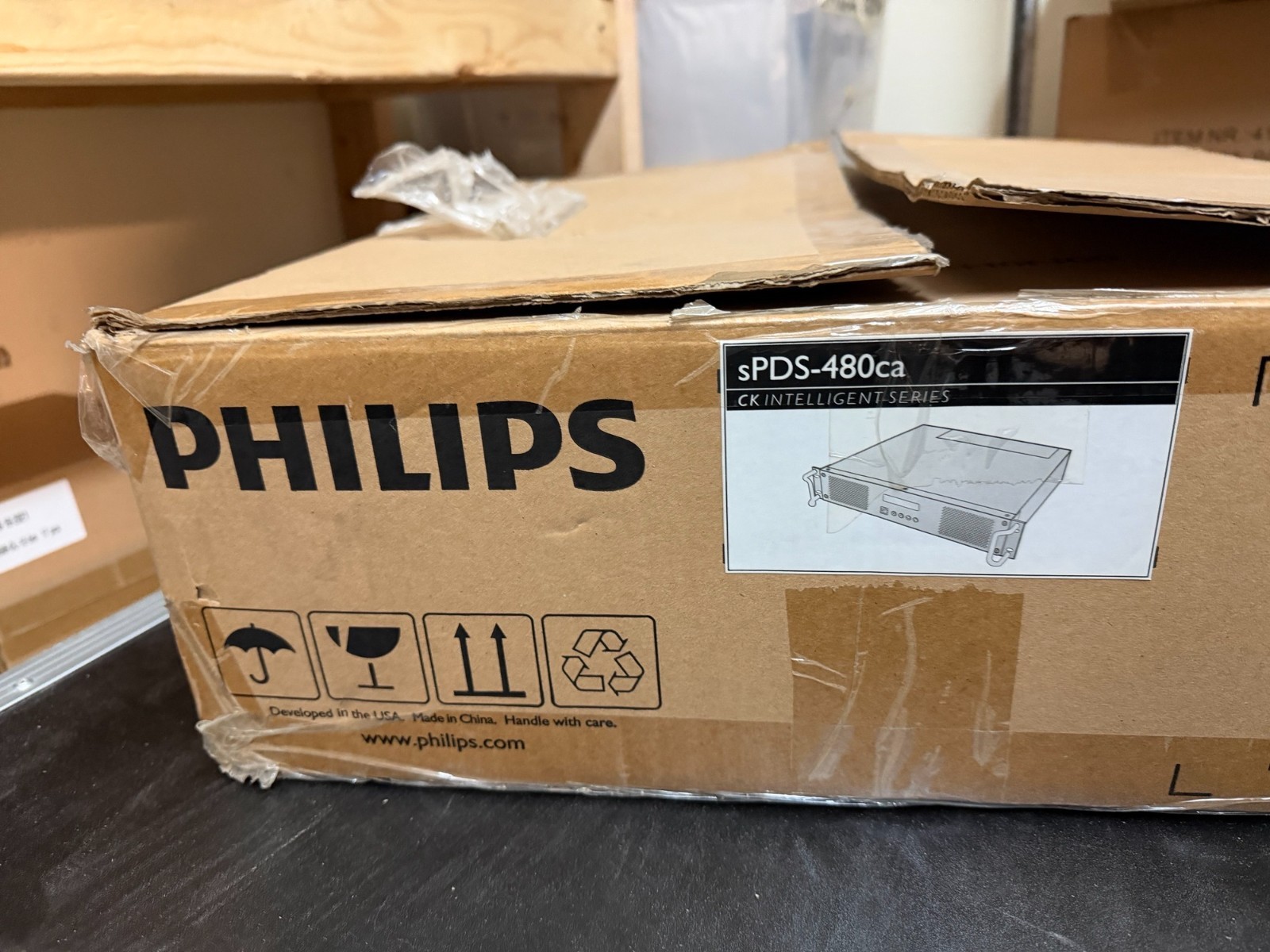Philips sPDS-480ca 24V 480W Power/Data Supply – 8 Port Ethernet (New in Box)