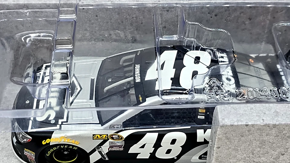 #48 Jimmie Johnson Lionel Racing Hendricks Motorsports 2016 SS 1 de 948 Foto 4 de 4