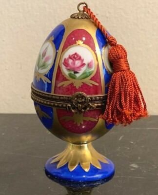 Limoges France Peint Main Hand Painted La Vie en Rose Trinket Box