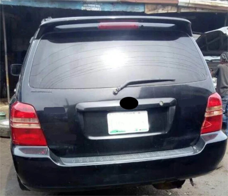 Alerón de techo trasero LED sin pintar con luz para Toyota Highlander 2001-2007 Foto 2 de 4