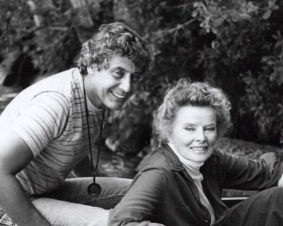 On Golden Pond 1981 director Mark Rydell & Katharine Hepburn on set 24x30 poster
