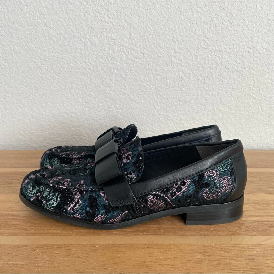 Stuart Weitzman Bowtie Embellished Floral Jacquard Loafers 37 6.5 - Imagem 3 de 4