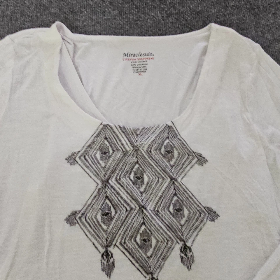 Top MiracleSuit para mujer XL blanco bordado ropa moldeadora manga larga playa informal Foto 3 de 4