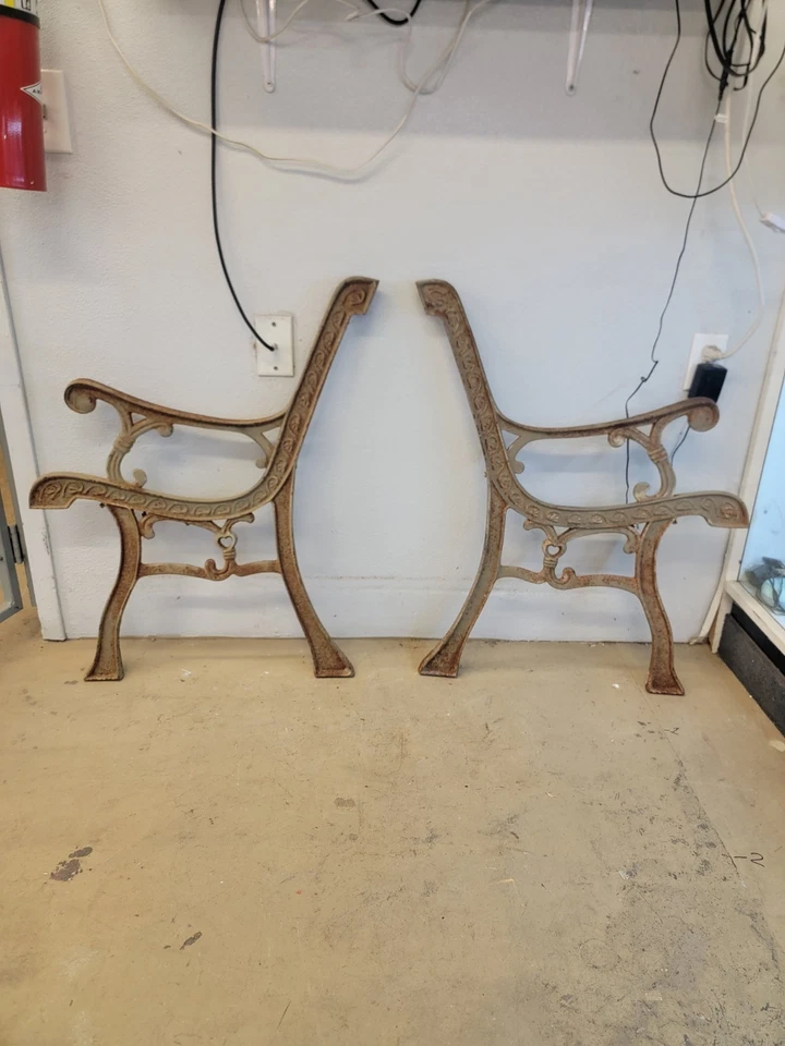 Antiguo banco de hierro fundido (Angel’s) patas y respaldo estilo victoriano vintage INNOVA. Foto 2 de 4