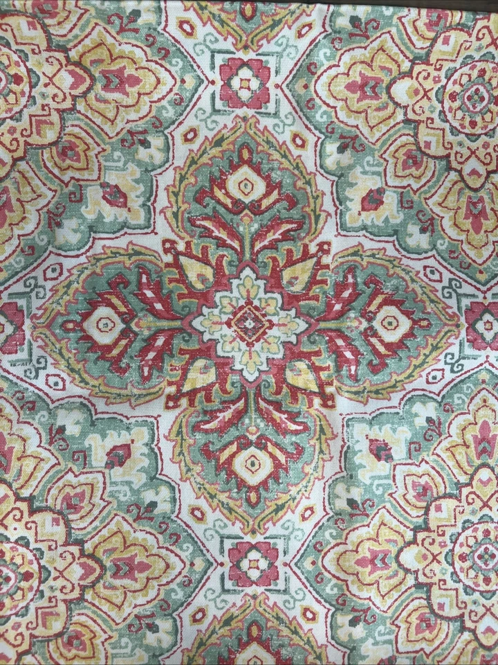 Tela serigrafiada de algodón Waverly Inspirations 2 yardas amarillo, verde, rosa Foto 2 de 4