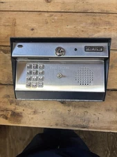 DKS Door King 1812-081  Gate Entry System with case and transformer