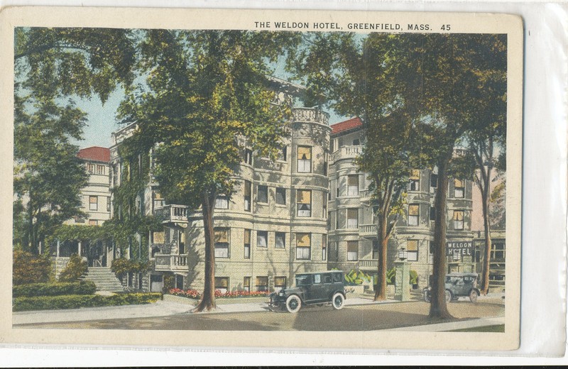 MA, GREENFIELD    THE WELDON HOTEL   vintage autos - postcard