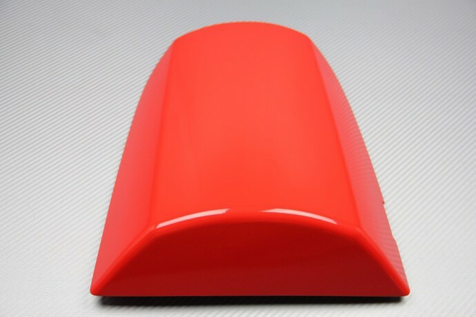 Selle rouge Suzuki GSXR 1000 cache passager look racing solo