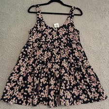 Urban Outfitters Womens Size Small Romper Shorts Navy Floral Sleeveless NEW